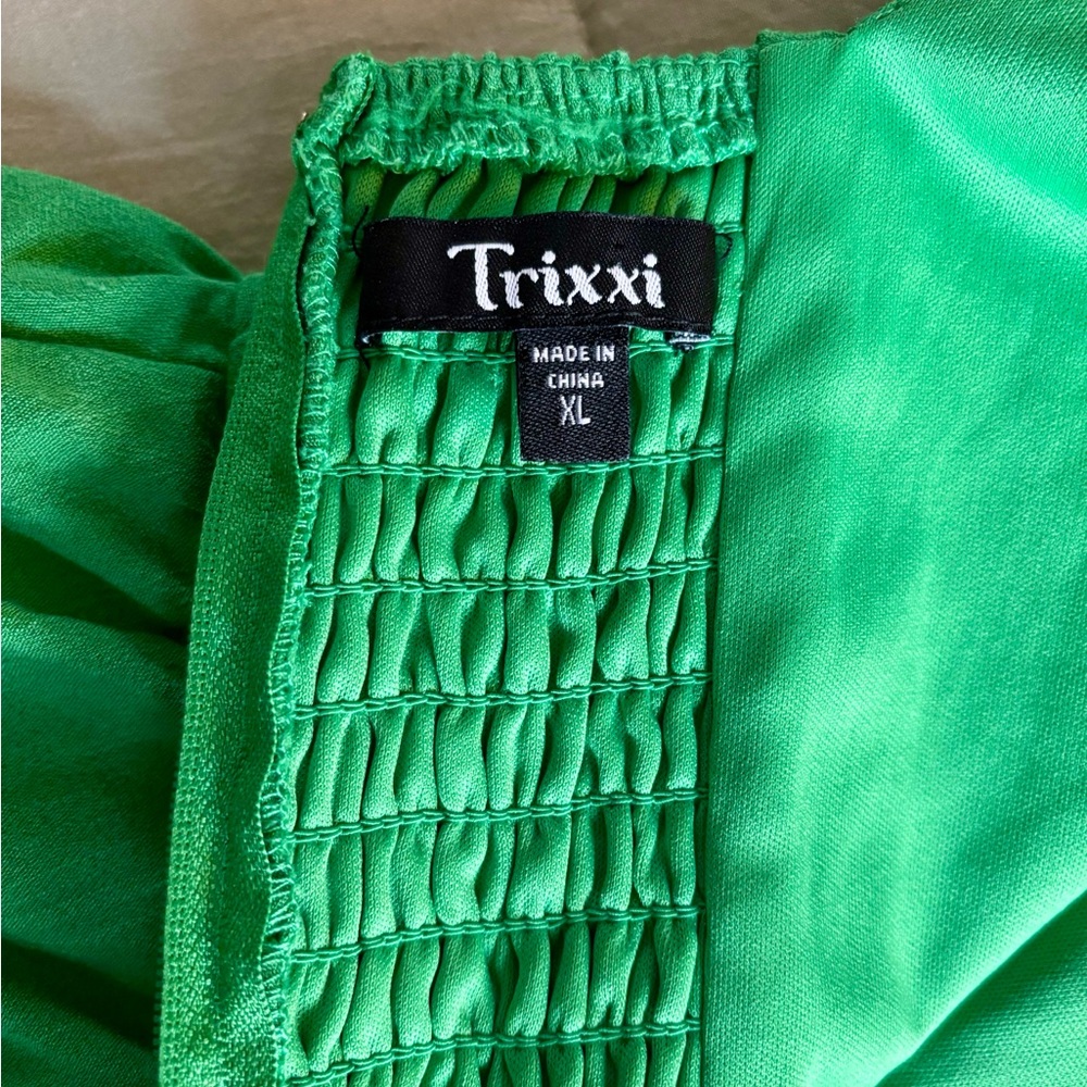 Francesca's Collections Vibrant Green Midi Dress - Picture 5 of 5